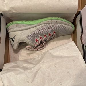 Used Lime green Jordan’s great condition